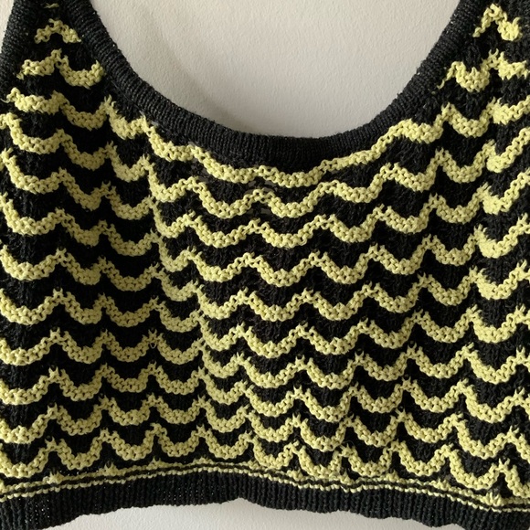 Black & Yellow Crop Top - Picture 3 of 14